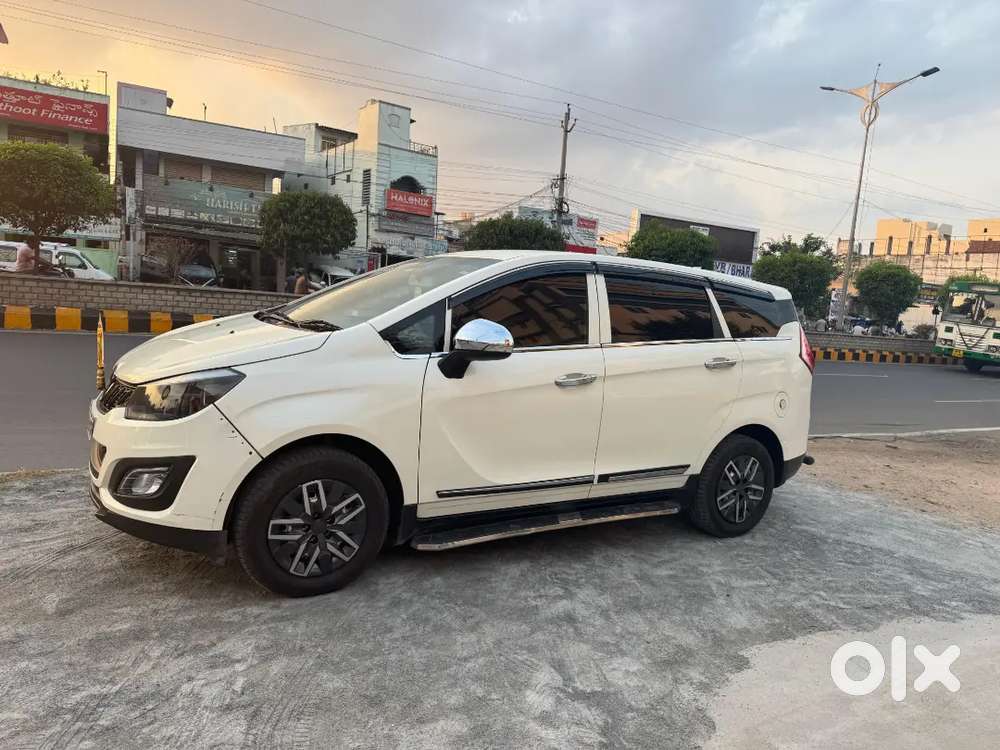 Mahindra Marazzo Diesel 2018