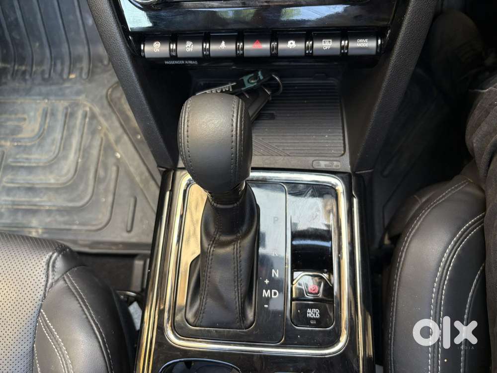 Mahindra Xuv700 2.2 Ax 7 Diesel At Luxury Pack Str, 2025, Diesel