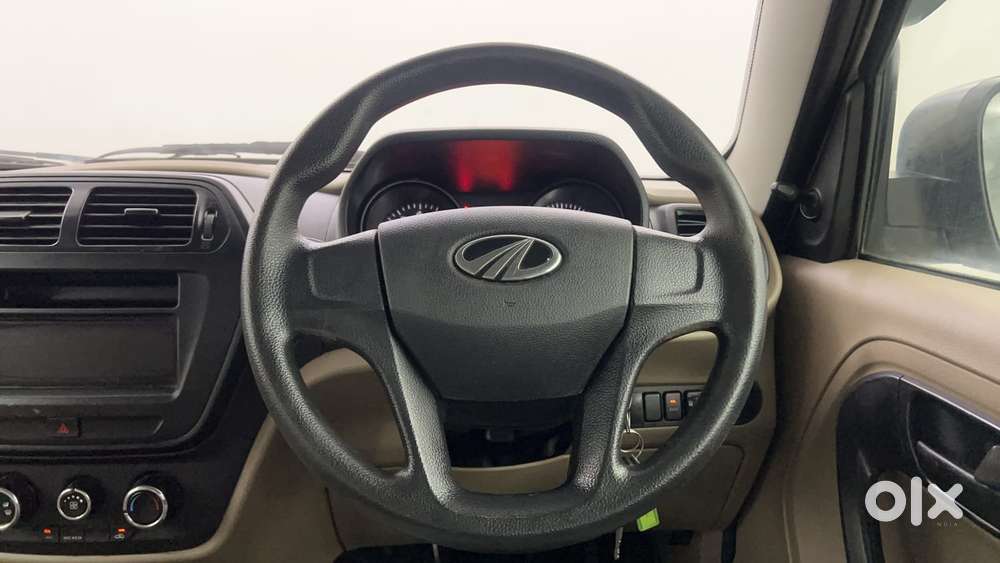 Mahindra Tuv 300 T4, 2016, Diesel