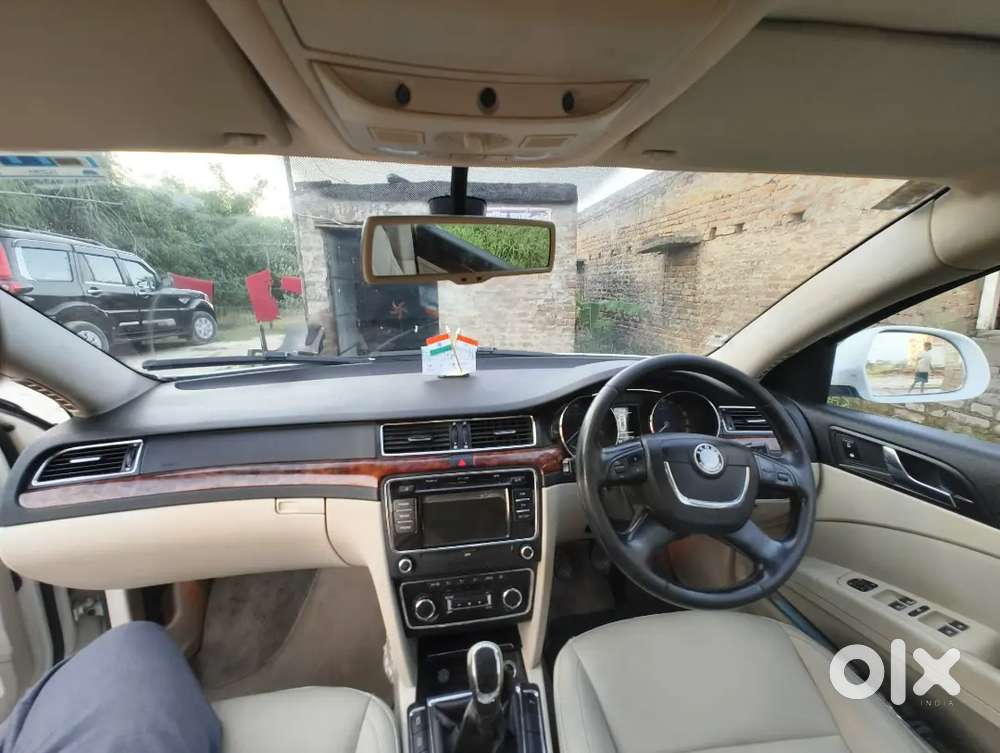 Skoda Superb Ambition Petrol 2015