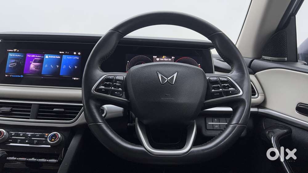 Mahindra Xuv700 2.2 Ax 7 Diesel At Luxury Pack Str Awd, 2022, Diesel