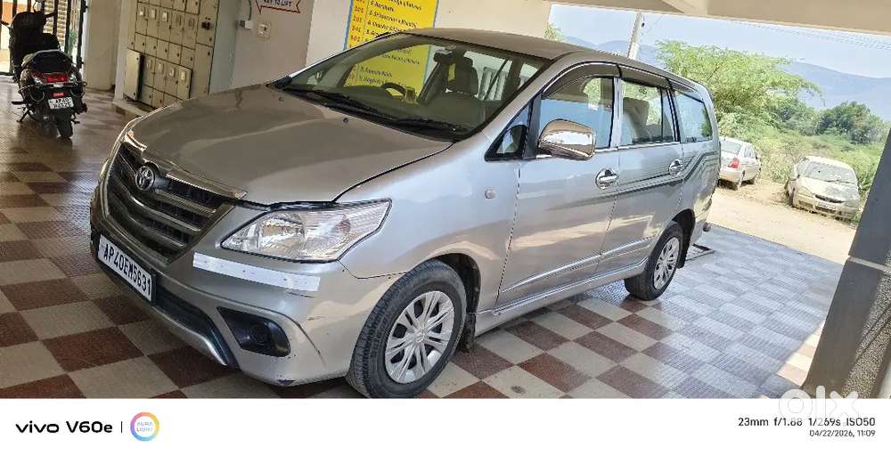 Toyota Innova 2015 Diesel 153000 Km Driven