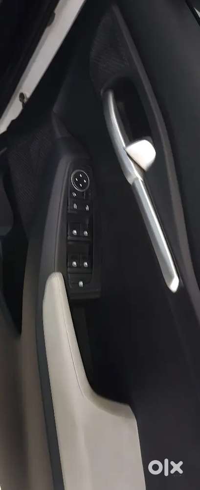 2023 Kia Seltos Htk Plus Imt Petrol  White  45,000 Km  Single Owner