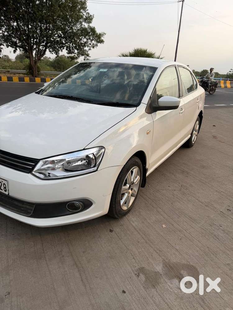 Volkswagen Vento 1.6 Mpi Auto Petrol 2011