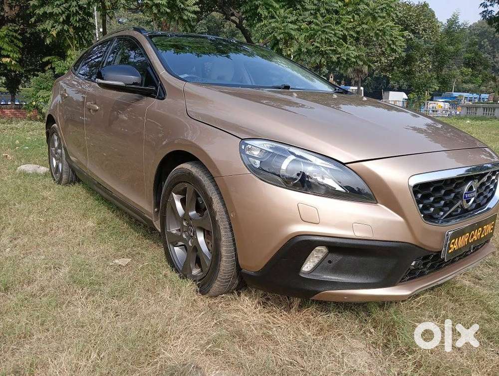 Volvo V40 Cross Country D3 Inscription, 2015, Diesel