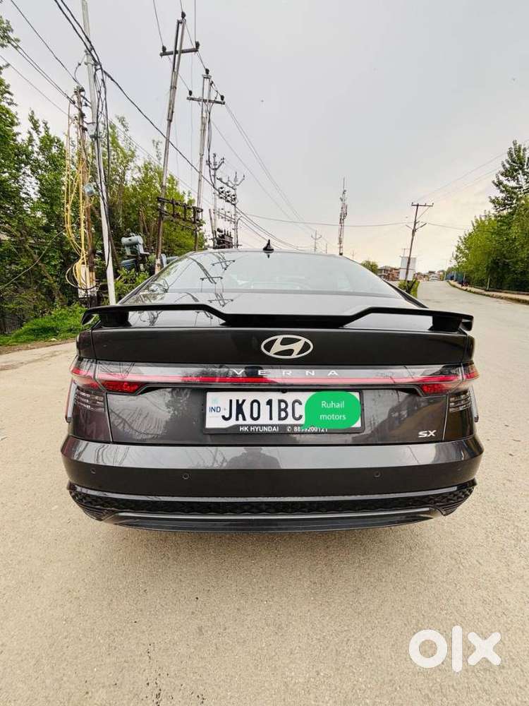 Hyundai Verna 1.5 Sx Ivt, 2025, Petrol