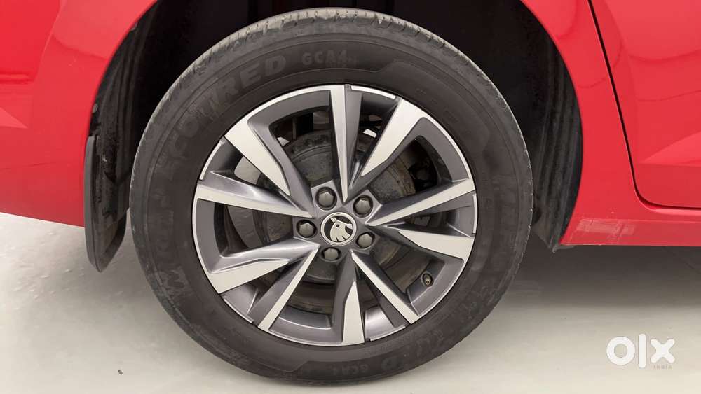 Skoda Slavia Style 1.0l Tsi Mt, 2023, Petrol