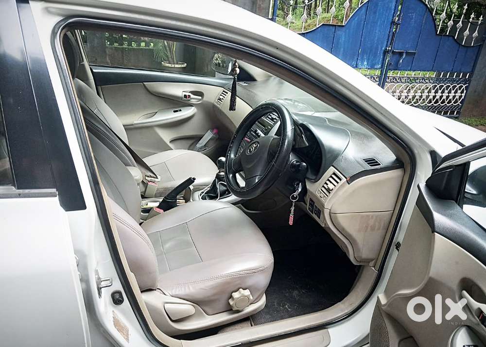 Toyota Corolla Altis 2013