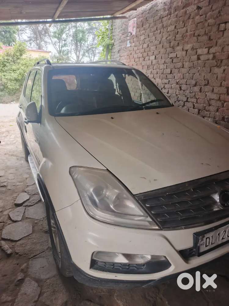 Mahindra Rexton 2013 Diesel 120000 Km Driven