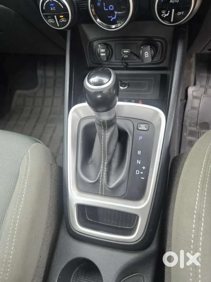 Hyundai Venue 1.0 Sx (o) Turbo Dct, 2020, Petrol
