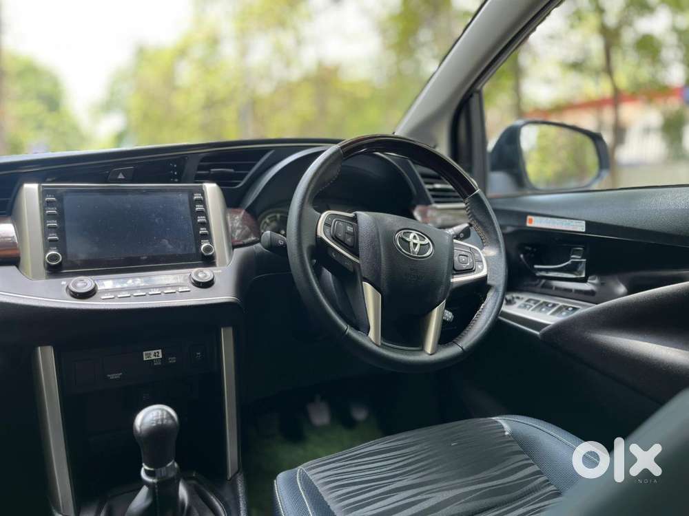 Toyota Innova Crysta [2020-ongoing] 2.4 Vx 8 Str, 2024, Diesel
