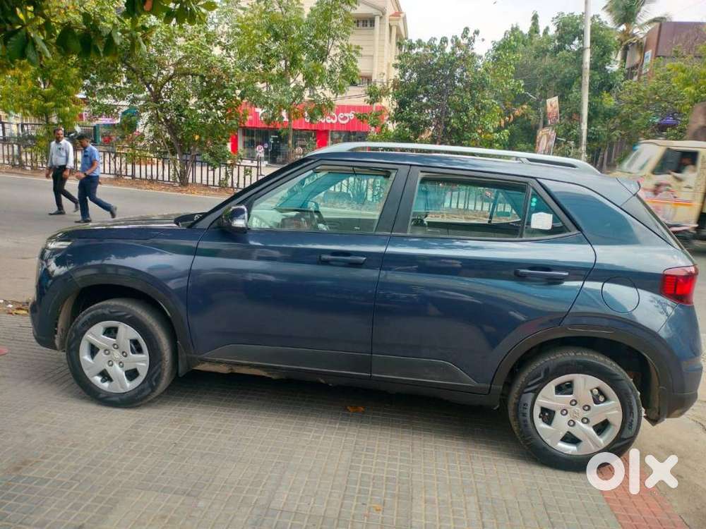 Hyundai Venue S Plus Mt 1.2 Kappa, 2022, Petrol