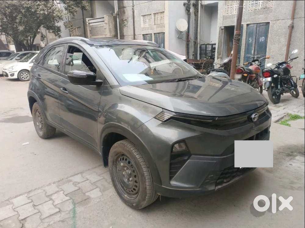 Tata Nexon Smart Plus Sunroof Petrol,1st Owner 3k Driven Only