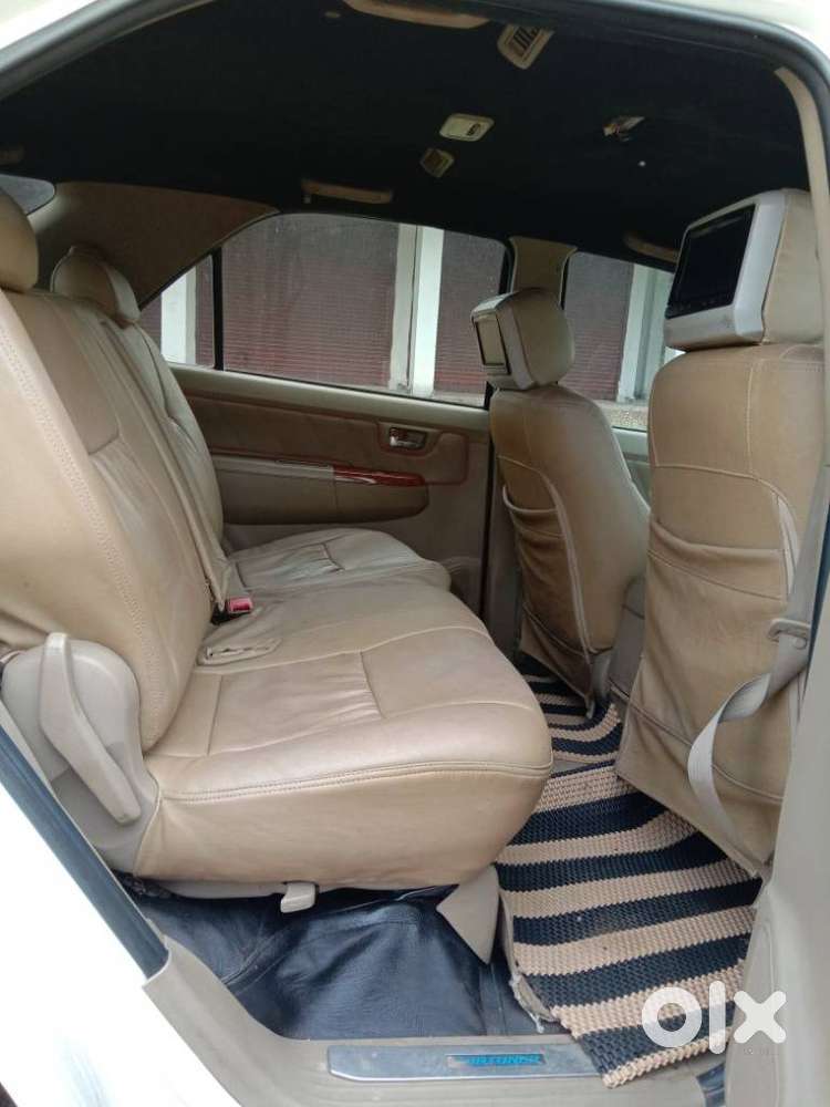 Toyota Fortuner 4x2 Manual, 2011, Diesel