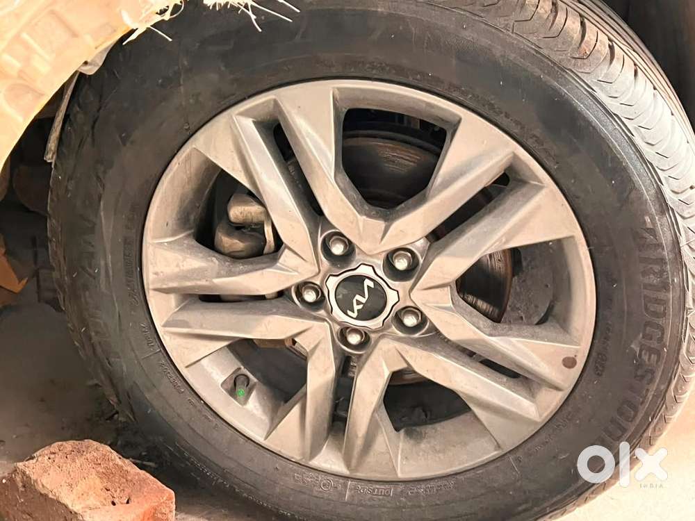 Kia Seltos 2022 Alloys And Tyre