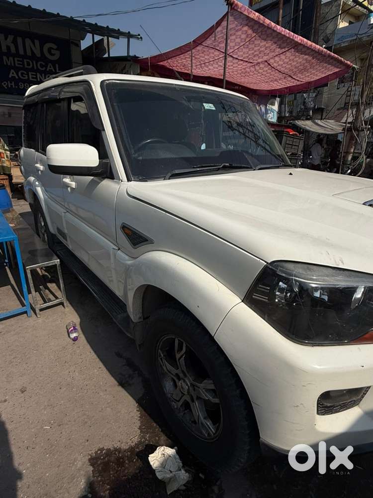 Mahindra Scorpio Diesel December 2015