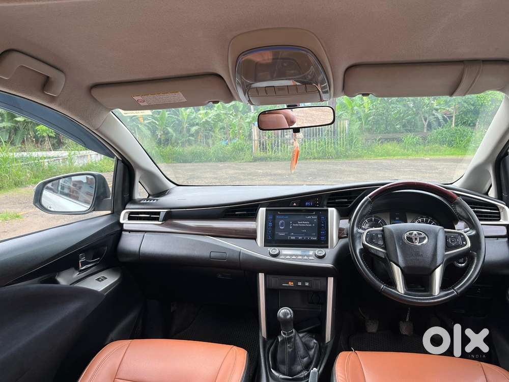 Innova Crysta 2016 V