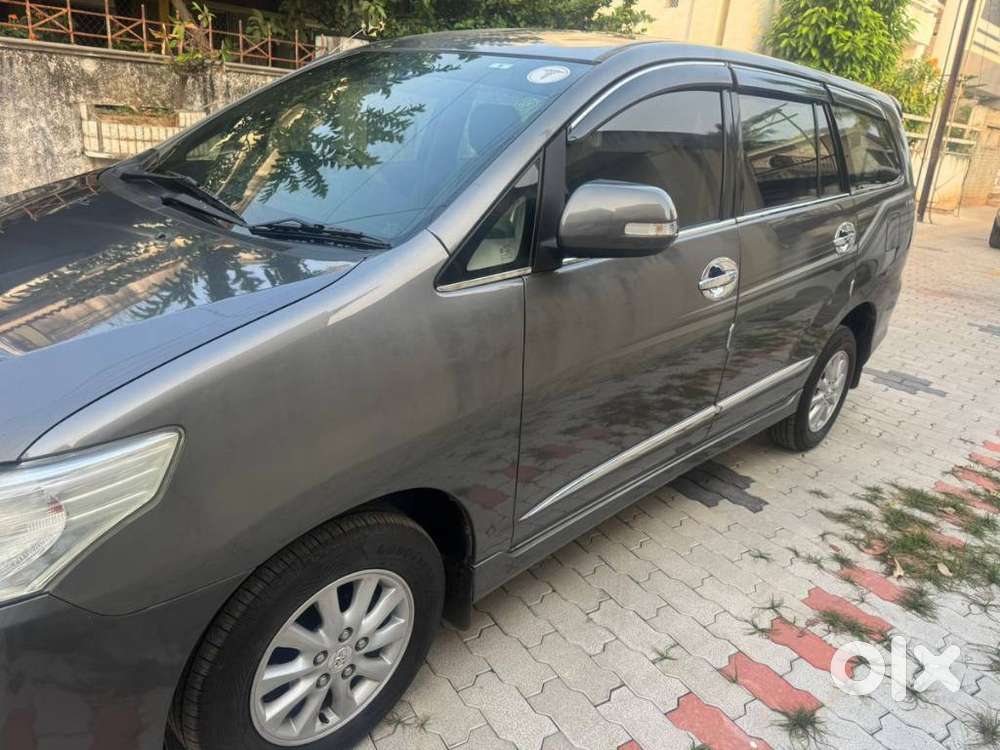 Toyota Innova 2.5 V 8 Str, 2014, Diesel