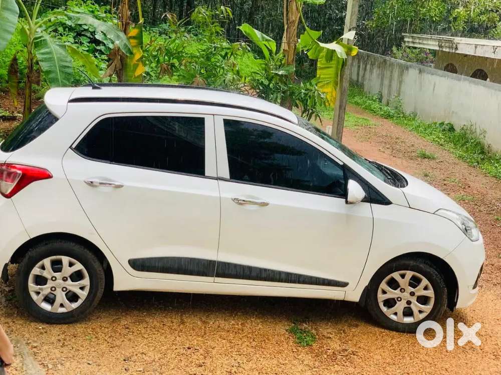 Hyundai Grand I10 2015 Diesel 70000 Km Driven