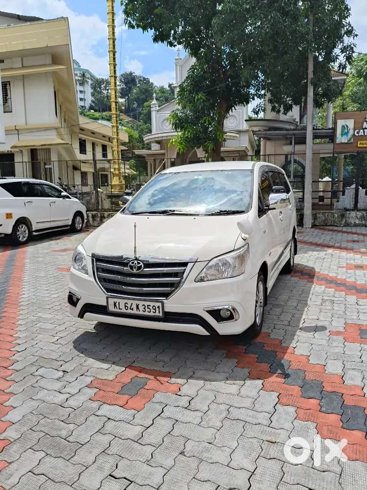 Toyota Innova 2015 Diesel Well Maintained