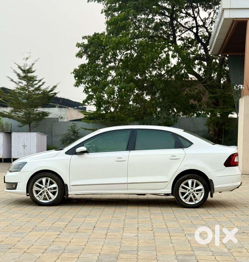 Skoda Rapid 1.0 Tsi Automatic, 2021, Petrol
