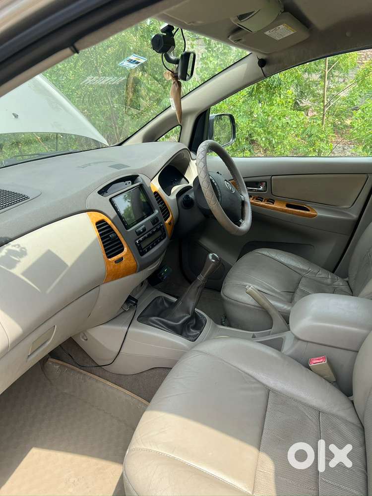 Toyota Innova 2011 Km Driven
