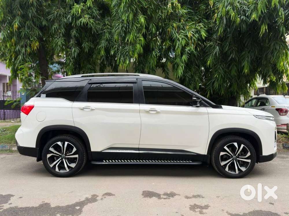 Mg Hector Plus Savvy Pro 1.5 Turbo Petrol Cvt 7 Str Dual Tone, 2024,..