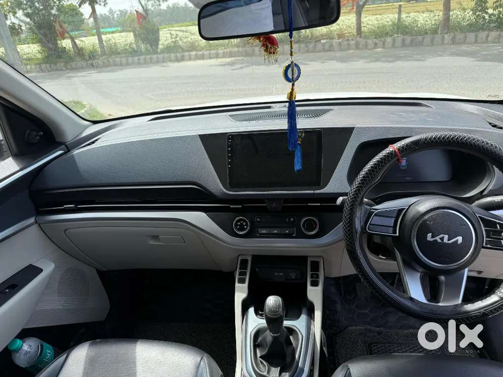 Kia Carens 2023 Cng & Hybrids 42000 Km Driven