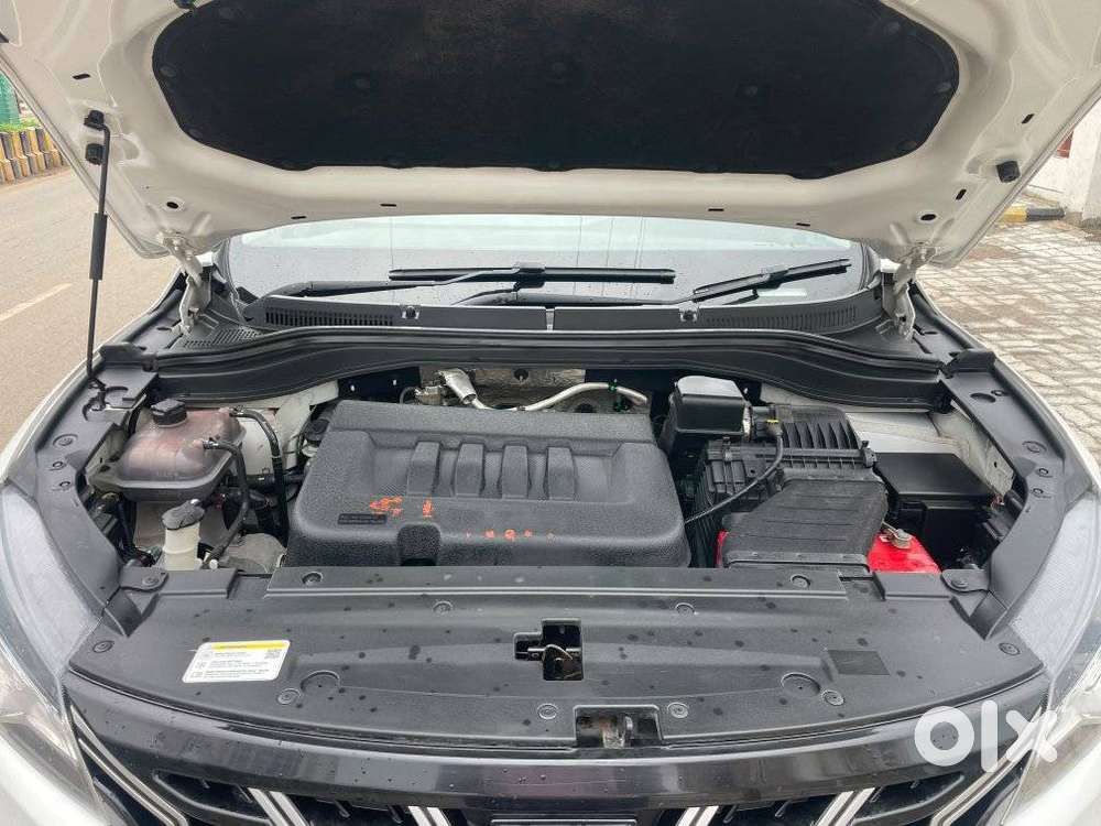 Mahindra Xuv700 2.2 Ax 5 Diesel At 7 Str, 2022, Diesel