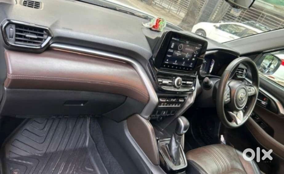 Toyota Urban Cruiser Hyryder 1.5 V Hybrid, 2023, Petrol