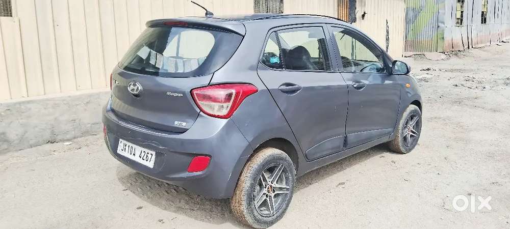 Hyundai Grand I10 2015 Petrol 74000 Km Driven