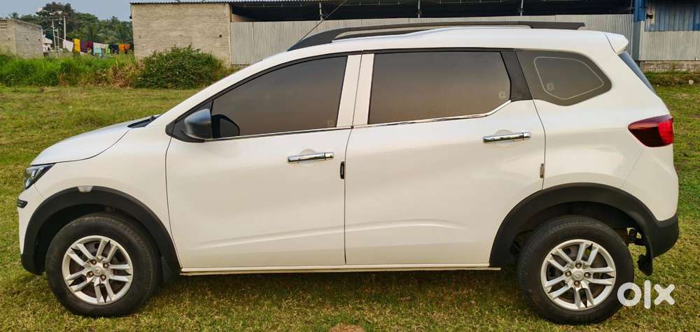 Renault Triber Rxl, 2023, Petrol