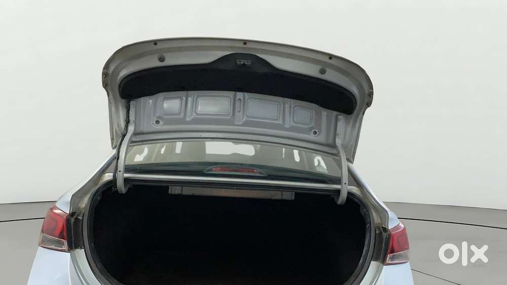 Hyundai Verna 1.6 Vtvt Sx, 2019, Petrol