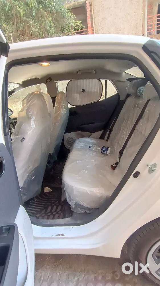 Hyundai Aura 2025 3,500 Km Running Only