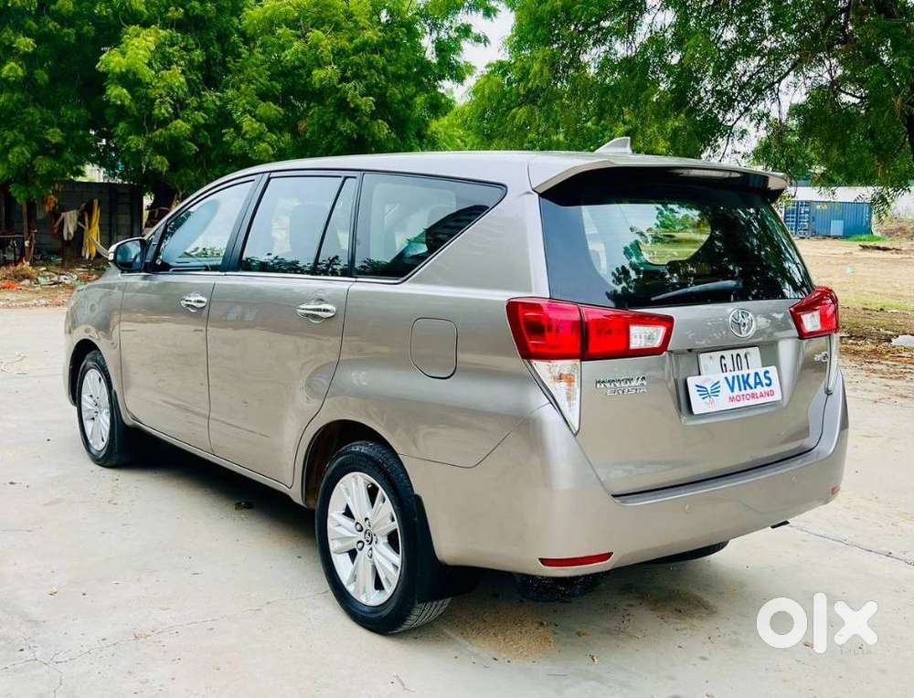 Toyota Innova Crysta 2.8 Zx At 7 Seater, 2016, Diesel
