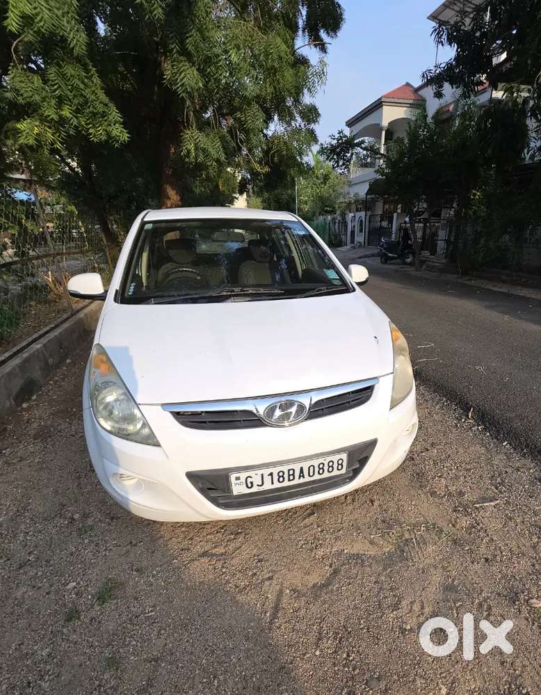 Hyundai I20 Sportz, Vip Gold Number,