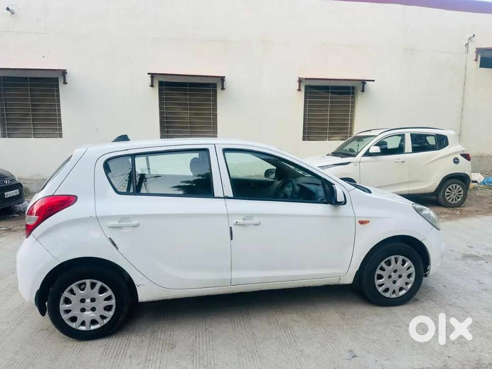 Hyundai Accent Gl Petrol 2010