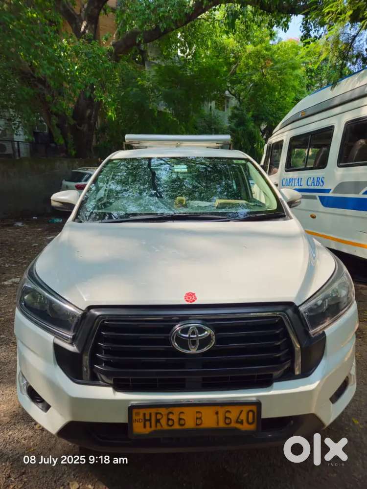 Innova Crysta 7+1 Sofa Seats