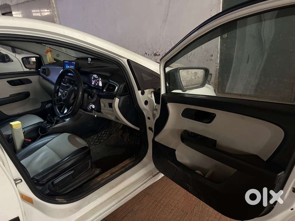 Tata Altroz Petrol 2024