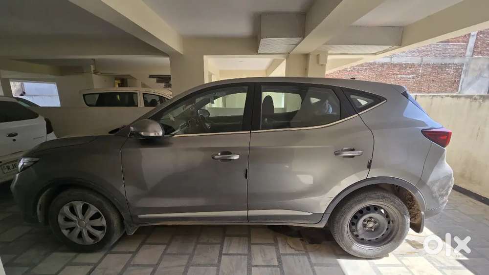 Mg Astor 2023 And Royal Enfield Classic 350