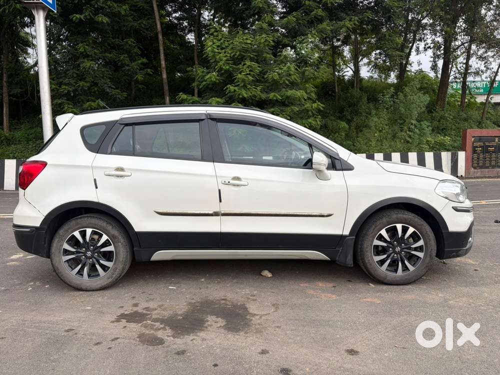 Maruti Suzuki S-cross Petrol Hybrid 2021