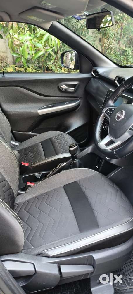 Nissan Magnite 1.0 Xv Premium, 2024, Petrol