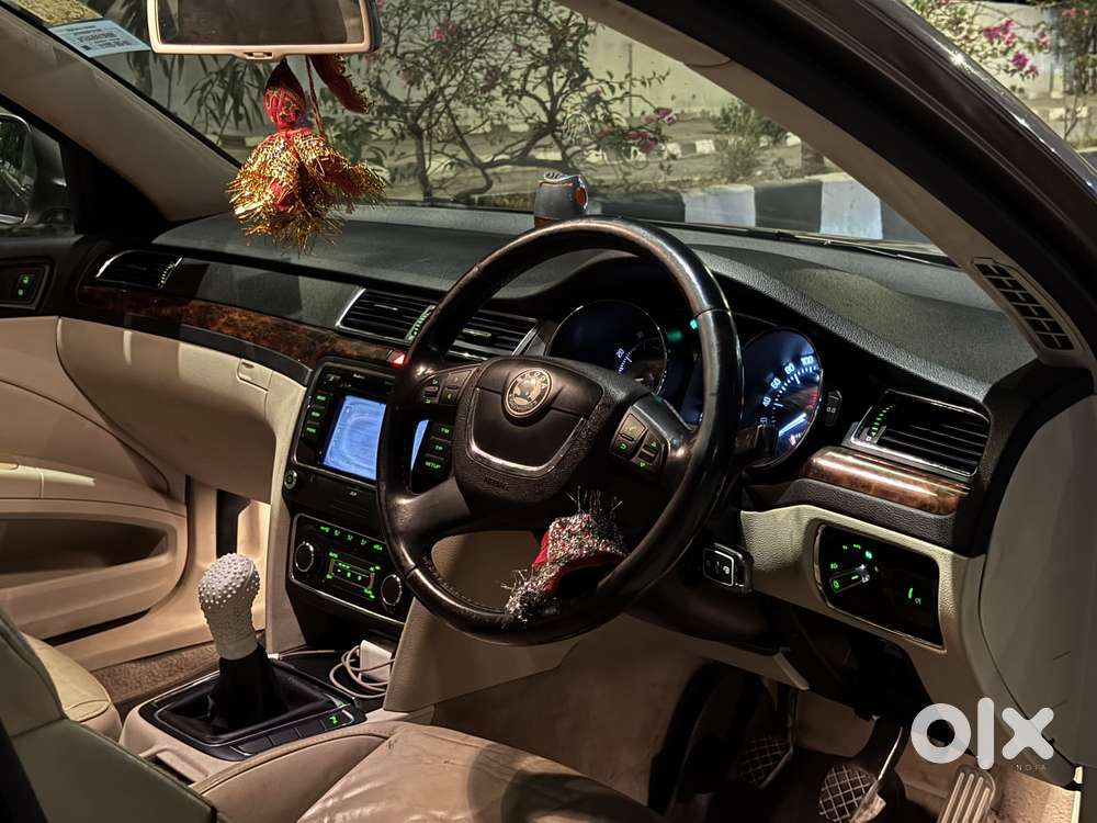 Skoda Superb 1.8 Elegance Tsi At, 2011, Petrol