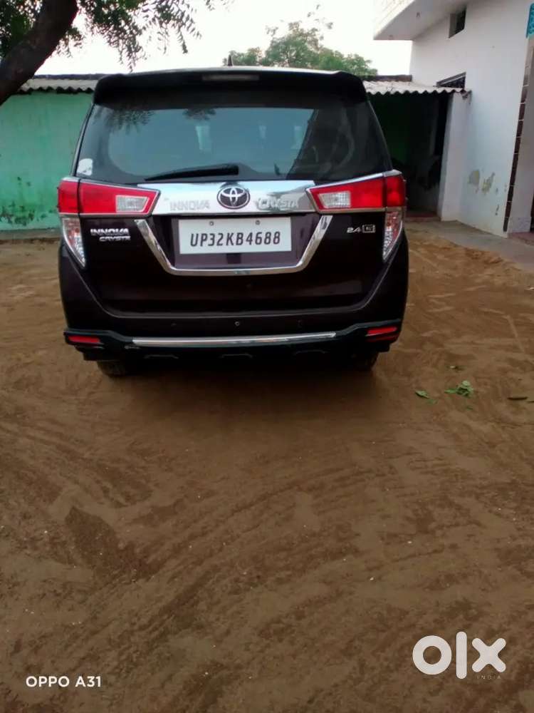 Toyota Innova Crysta 8