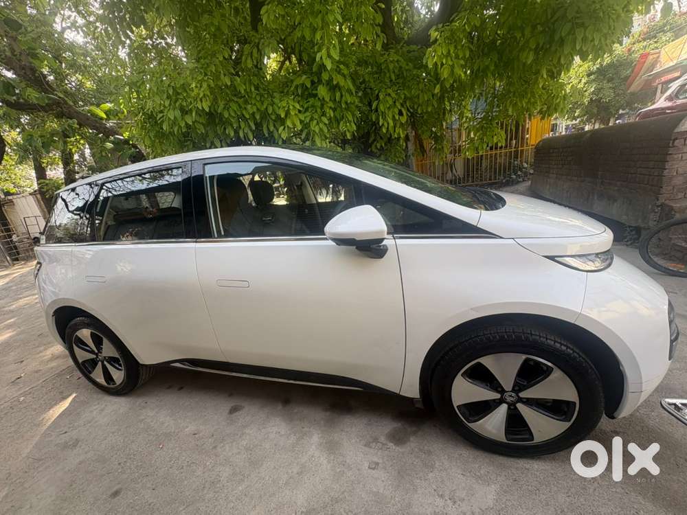 Mg Windsor Ev 2024 Electric 20000 Km Driven