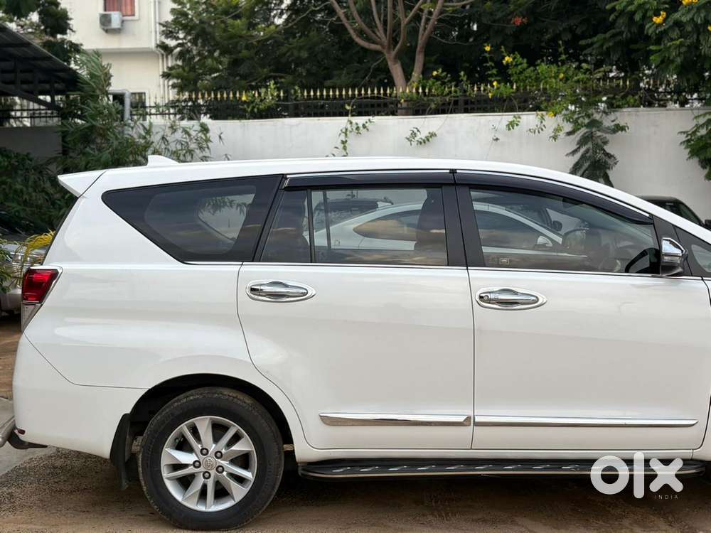 Toyota Innova Crysta 2.4 Vx Mt, 2020, Diesel