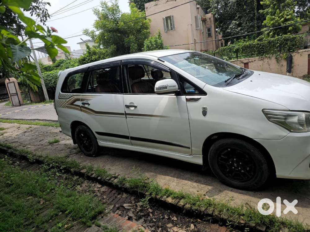 Toyota Innova 2.5 G (diesel) 7 Seater Bs Iv, 2015, Diesel