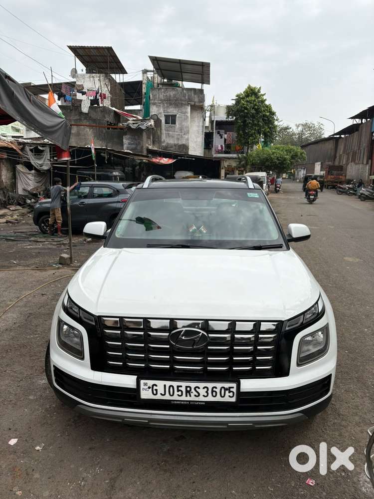 Hyundai Venue 2022 Petrol Well Maintained
