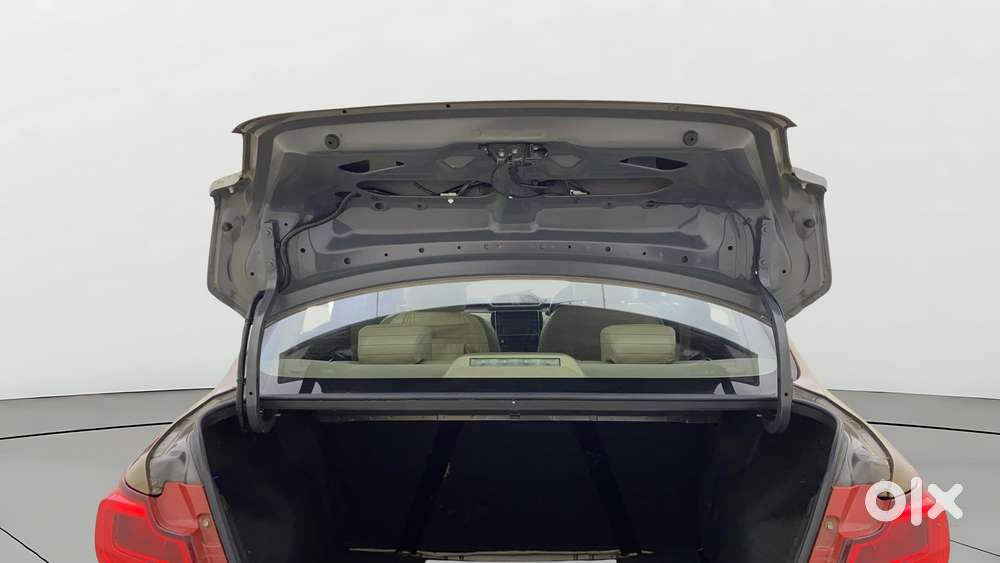 Maruti Suzuki Swift Dzire Zxi + Amt, 2018, Petrol