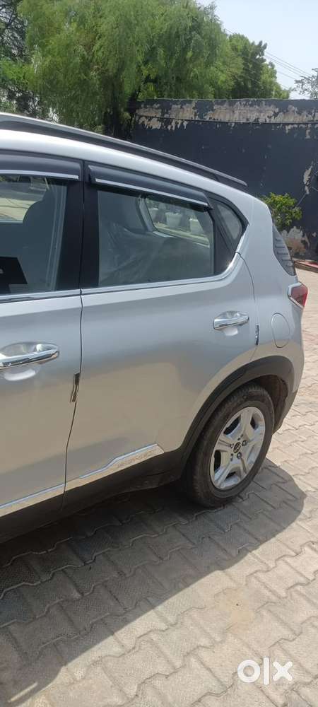 Kia Sonet Petrol 2023